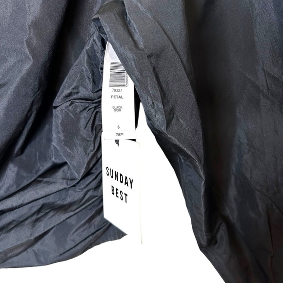 Aritzia Sunday Best Petal Blouse - Picture 14 of 16